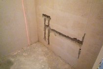 Comment poser correctement les carreaux sur le mur master class face à la salle de bain