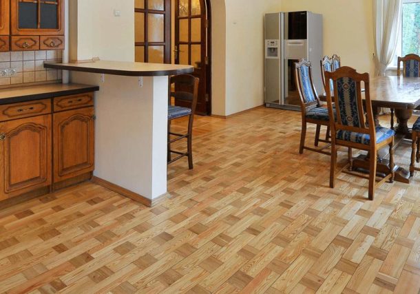 Un motif de parquet plus complexe coûtera plus cher.