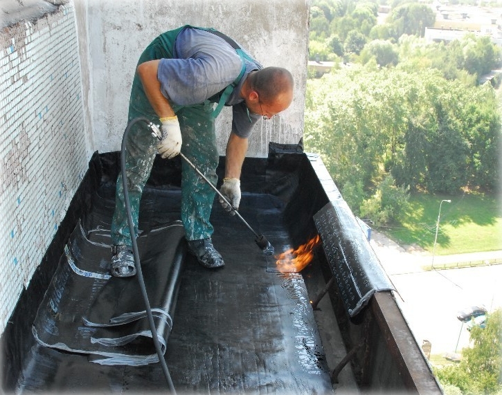 Matériaux pour imperméabiliser le plafond de l'appartement, astuces et nuances