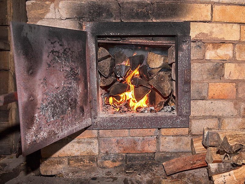 Comment faire une cheminée à gaz de vos propres mains et vaut-il la peine de le faire vous-même