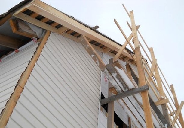 Comment recouvrir une maison avec un revêtement de vos propres mains