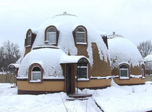 Isolation d'une maison en bois avec du plastique mousse