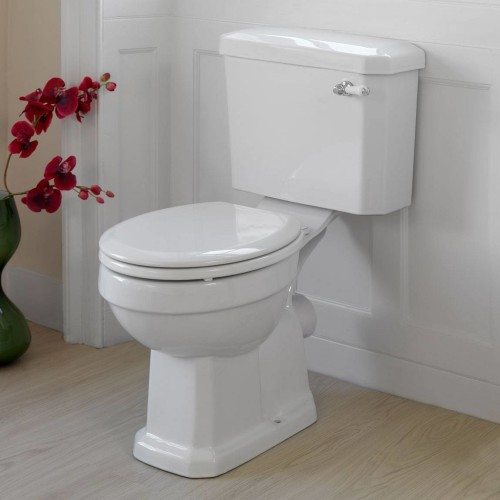 TOILETTES EN PORCELAINE ET sanitaire