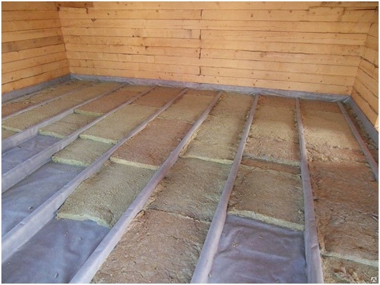 Comment utiliser la mousse de polystyrène pour isoler un plancher en bois