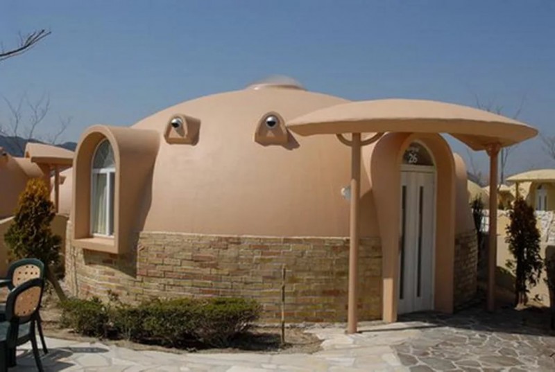 Isolation d'une maison en bois avec du plastique mousse