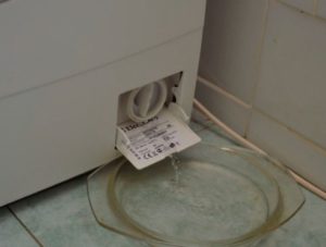 Nettoyage et entretien de lave-linge, Vidange d'urgence de lave-linge, Nettoyage extérieur de lave-linge