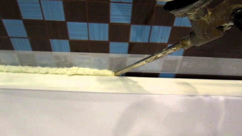 Comment faire un joint de baignoire avec un mur de vos propres mains