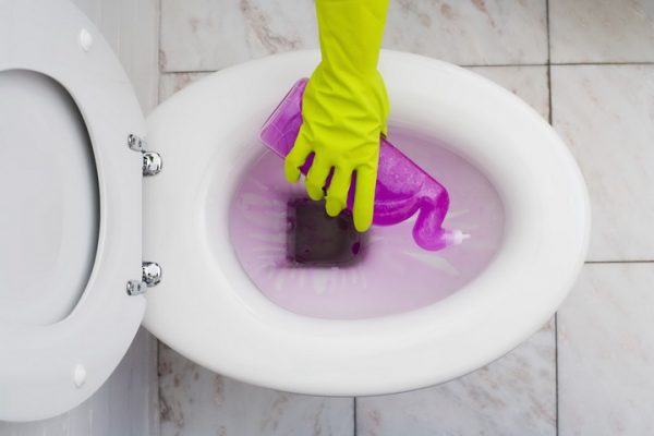 Que faire si l'eau des toilettes ne s'écoule pas bien